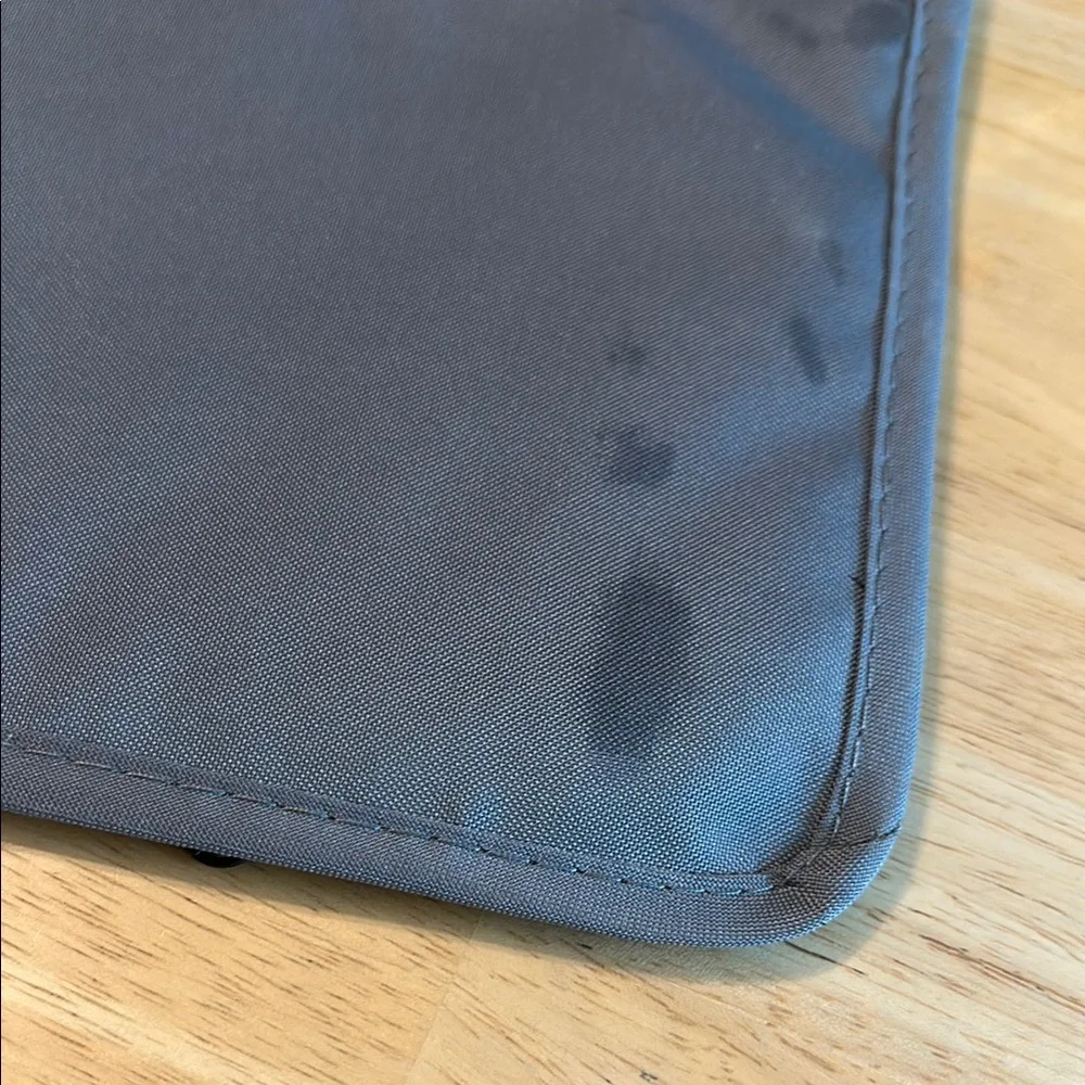 Five Star‎ Gray Pencil pouch